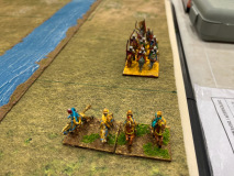 Un contingent rapide de cavaliers Syriens tente un débordement de l'armée Arménienne en passant  de l'autre coté de la Rivière.