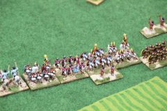 Une ligne de Romains Bas Empire en rangs serrés.