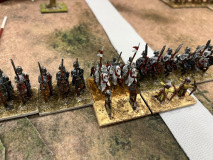 La chevalerie Sicilienne charge l'ennemi en parfaite ligne.