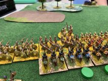 La cavalerie lourde Chinoise Dynastie Nord percute les fantassins moyen Assyriens.