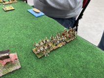 Des guerriers Grecs en formation de combat et un .... éléphant rose ?!?
