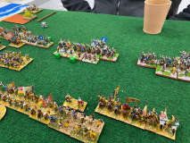 Les Byzantins et les Normands se toisent avant le contact.