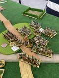 Une armée Autrichienne très compacte prend position sur une colline.