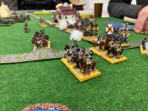 Une unité de cuirassiers Français observe le champ de bataille.