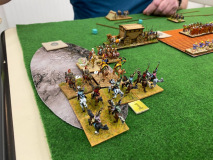 Les éclaireurs Thraces tentent de déborder le chariot de guerre Perse.