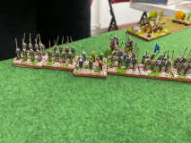 Les lanciers lourds Normands semblent reculer vers leur camp.