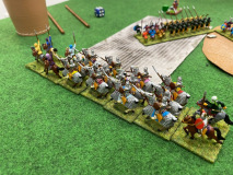 La cavalerie lourde des Dynasties Bédouines manœuvre pour passer sur l'aile.