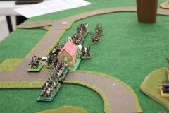 L'armée italienne prend position dans un bâtiment..
