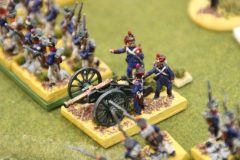 L'artillerie des Français de 1812 prête à faire feu sur les Italiens.