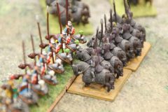 Des cataphractes Parthes percutent une unité de cavalerie lourde des Indiens Classiques