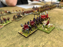 Le général Séleucide lance sa cavalerie lourde à l'attaque.
