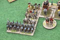 L'armée Sassanide avance vers l'ennemi, prêts à en découdre !