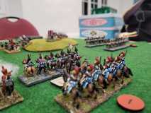 La charge de la cavalerie française face aux anglais tenant la colline.