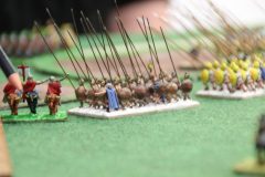 Les phalanges Macédoniennes percutent la cavalerie romaine bas empire !