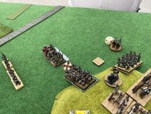Un contingent Russe prend position sur une colline.