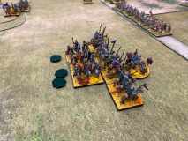 Un groupe de chevaliers Byzantins Comnènes tente une charge sur les lignes Galloises.