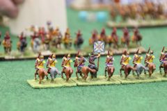 La cavalerie moyenne Assyrienne charge les Scythes.