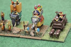 Les Elephants et le Chariot de Guerre des Indiens Classiques avancent.