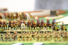 La cavalerie Scythe charge l'infanterie Assyrienne.