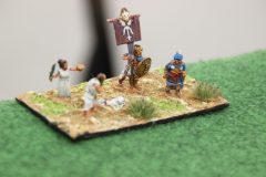 Dans le camp des Grecs Classiques, le Général observe la bataille...