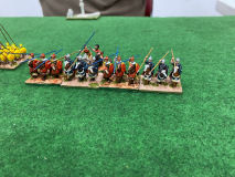 La cavalerie lourdes des Derniers Macédoniens avance vers l'ennemi Indien.