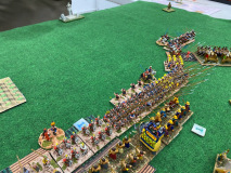 L'armée des Derniers Macédoniens percute la ligne Indienne Classique avec une rare violence.