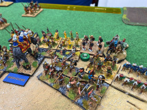 Sur la colline, les Carthaginois d'Hannibal combattent férocement face au troupes du Royaume du Bosphore.