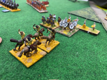 Les archers à cheval Parthes harcèlent les troupes Romaines Moyen Empire.