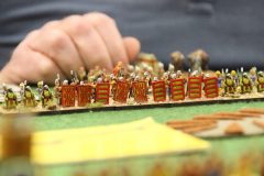 Formation de tireurs Perses protégés par leurs boucliers.