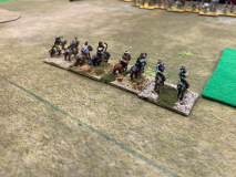 Ces éclaireurs Jurchen-Jin galopent vers l'armée Indienne.