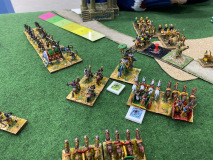 Une des factions Indiennes a réussi un mouvement de tenaille, qui se referme inexorablement.