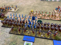 Le contact des légionnaires ne semble pas vraiment plaire aux lanciers et archers Égyptiens.