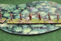 Psi-loi Huns embusqués dans une forêt.