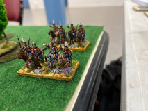 Des Hussards tentent un débordement sur une aile.