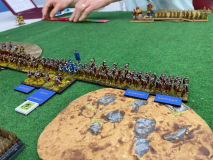 L'armée Romaine Haut Empire toise son adversaire Indien Classique au déploiement.