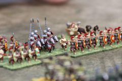 Le général Romains Bas Empire dans son unité de cataphracte encourage ses troupes.