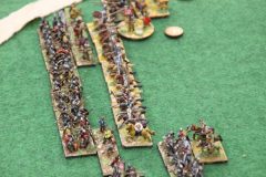 La charge des Byzantins s'apprête à percuter la ligne compacte d'infanterie Anglo-Danoise.