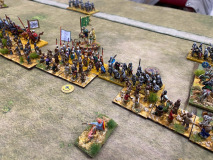 La mêlée fait rage entre l'infanterie Taïfa et les levées Croisées.