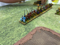 Les chevaliers Byzantins se déploient en formation très compacte.