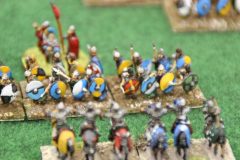 Des guerriers Vikings essuient les tirs des cavaliers lourds arc Arabes.