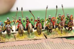 Chevaliers Byzantins s'engageant dans une plantation.