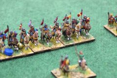 La cavalerie lourde des Francs s'apprête à charger l'ennemi.