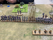 Ces cataphractes et phalanges Séleucides semblent rebrousser chemin.