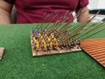 Attention aux doigts avec des superbes sarisses peintes par Philippe !