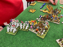 L'armée Teutonique tente une manœuvre d'encerclement des Coréens Goryeo.