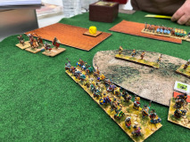 L'allié Viking des Francs Carolingiens se prépare à contrer une marche de flanc Bédouine !