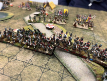L'infanterie italienne prend possessions d'une colline sous les yeux des troupes anglo-portugaises.