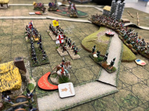 L'armée anglo-portugaise tente de reprendre une colline tenue par les italiens.
