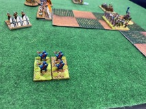 Des éclaireurs Bourguignons tentent de prendre les tireurs Croisés à revers.