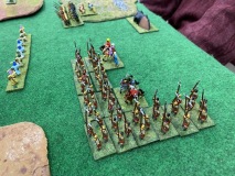 La cavalerie Bédouine a démonté devant les éléphants Hindous.